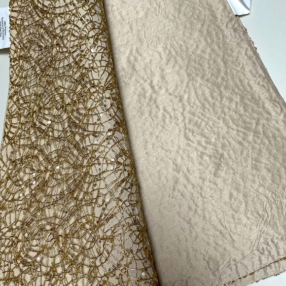 Gold placemats set - Picture 8 of 9